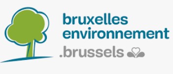 Logo de Bruxelles Environnement avec un arbre vert stylisé et texte en bleu et gris sur fond blanc.